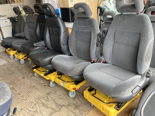 Swivel captain seats - captain,