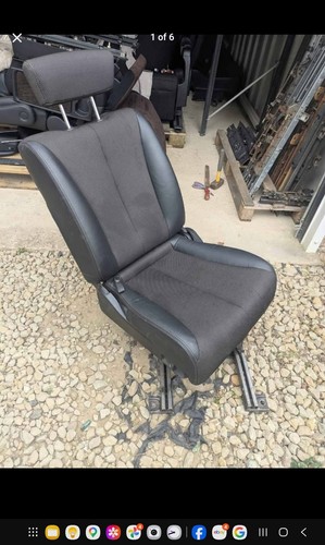 Black passenger swivel base - black,
